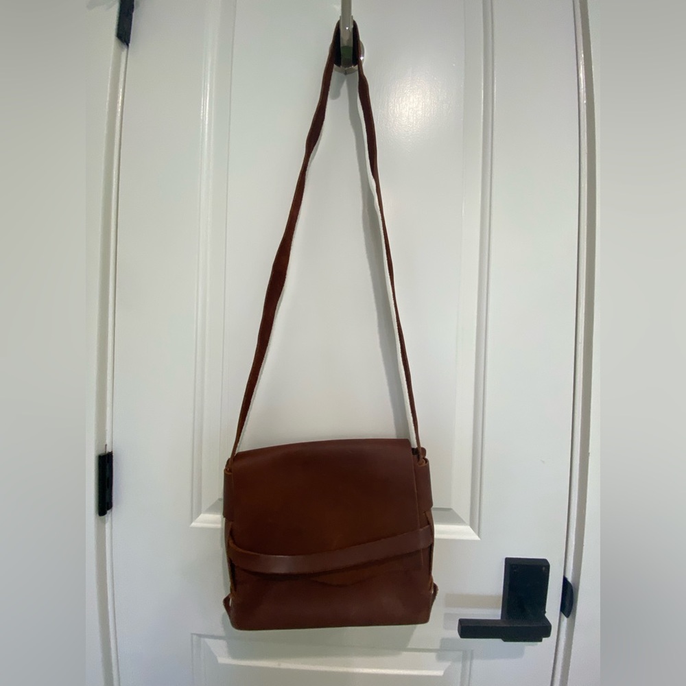 Gorgeous soft leather satchel / crossbody bag.  Amazing condition